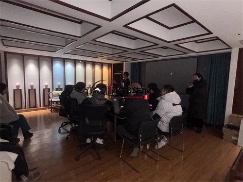 固原装修公司|固原主案设计师前往灯具厂家现场学习 